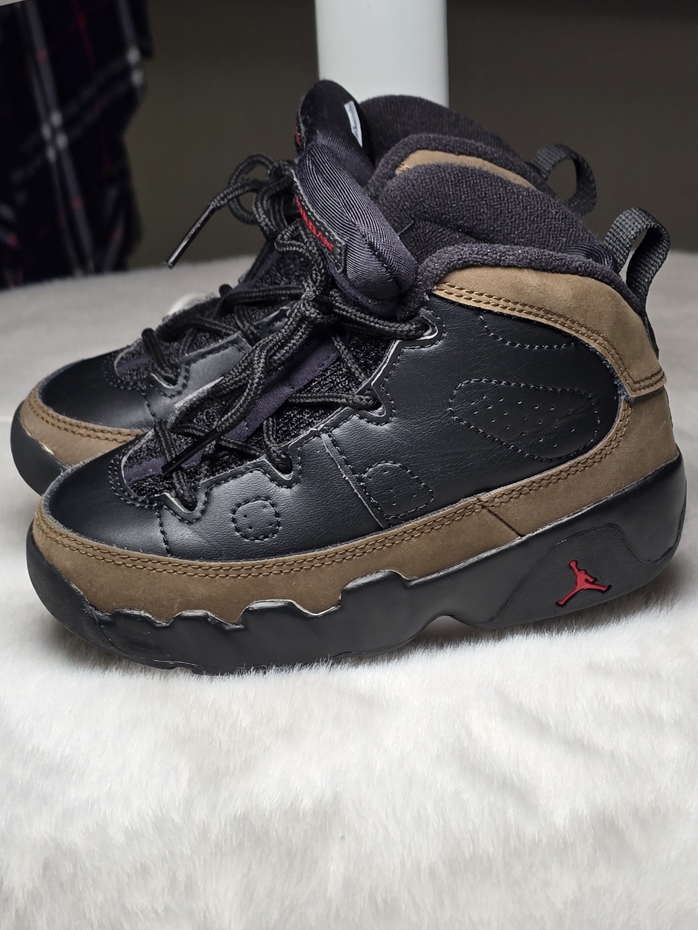 Jordan Kids High-Top Sneakers in Black and Brown with Red Logo